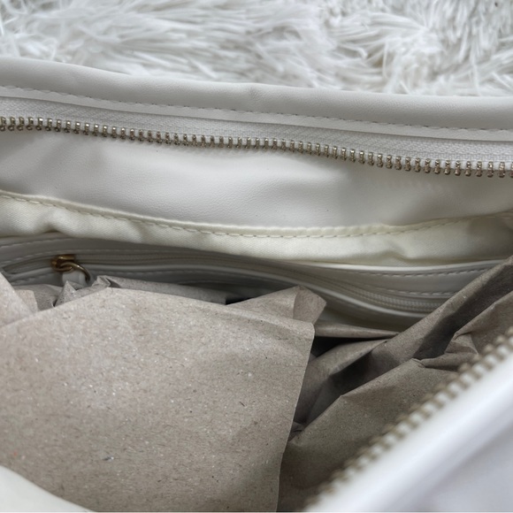 Madden NYC White Crossbody Bag - Picture 4 of 7
